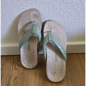 Vionic Womens Sandals Layne Size 9 Wide Green Thong Flip Slip On Casual